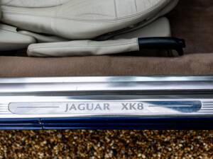 Bild 42/44 von Jaguar XK8 4.0 (2000)