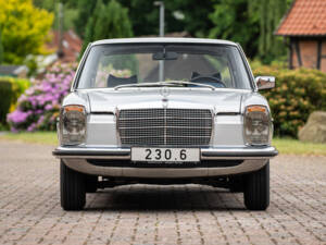 Image 5/63 of Mercedes-Benz 230&#x2F;6 (1974)