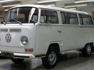 Bild 2/26 von Volkswagen T2a Kleinbus L (1971)