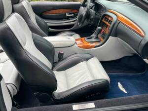 Bild 15/20 von Aston Martin DB 7 Vantage Volante (2003)