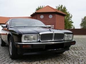 Image 5/6 de Daimler XJ 6 4.0 (1990)