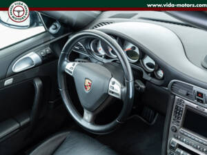 Bild 26/54 von Porsche 911 Carrera 4S (2006)