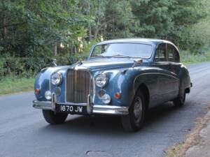 Image 3/18 of Jaguar Mk II 3.8 (1960)