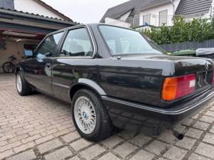 Image 5/17 of BMW 316i (1990)