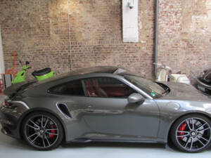 Image 3/20 of Porsche 911 Turbo (2022)