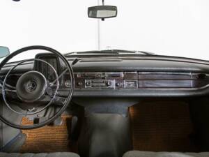 Bild 18/20 von Mercedes-Benz 190 c (1962)