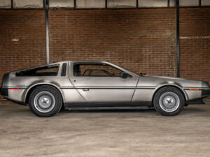 Image 3/66 of DeLorean DMC-12 (1981)