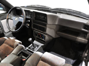 Imagen 27/34 de Alfa Romeo 75 2.0 Twin Spark (1991)