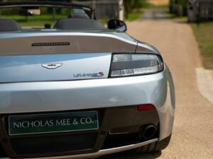 Image 42/50 of Aston Martin V12 Vantage S (2015)