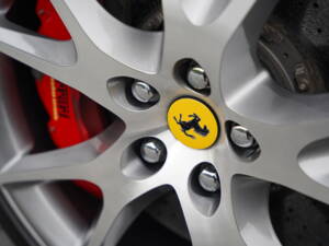 Image 42/50 of Ferrari California (2010)