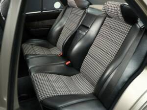 Image 19/30 of Mercedes-Benz 190 E 2.3-16 (1984)