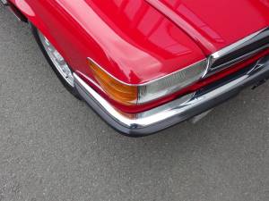 Image 30/84 of Mercedes-Benz 500 SL (1984)