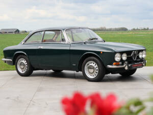 Image 34/50 of Alfa Romeo 1750 GT Veloce (1971)