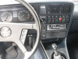 Image 15/43 of Opel Monza 2.5 E (1984)