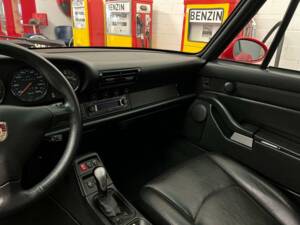 Bild 9/17 von Porsche 911 Carrera (1995)