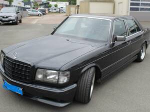 Image 5/19 de Mercedes-Benz 300 SE (1991)