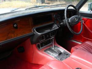 Immagine 4/20 di Jaguar XJ 6 L 4.2 (1978)
