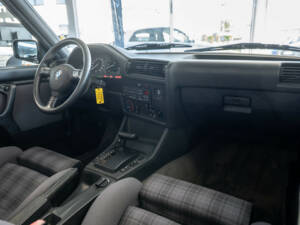 Afbeelding 5/18 van BMW 320i (1992)