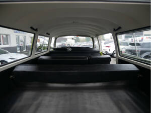 Immagine 15/21 di Volkswagen T2b Deluxe (1975)