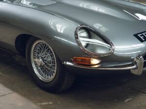 Image 4/59 de Jaguar Type E 4.2 (1966)