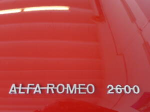 Image 27/41 of Alfa Romeo 2600 Spider (1964)