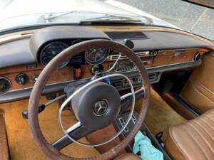 Image 15/35 of Mercedes-Benz 280 SEL 4,5 (1972)