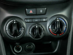 Image 35/50 of Peugeot 208 1.2 PureTech 82 (2019)