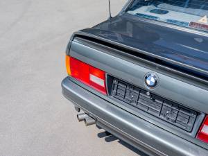 Image 9/34 de BMW 320is (1988)