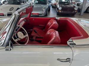 Image 12/20 of Mercedes-Benz 250 SL (1967)