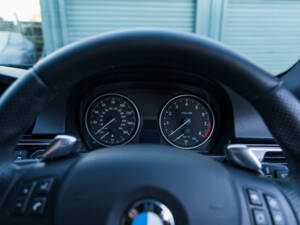 Image 30/38 de BMW 325i (2009)