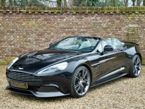 Image 1/50 of Aston Martin Vanquish Volante (2014)