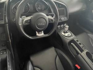 Immagine 5/5 di Audi R8 V10 Spyder (2011)