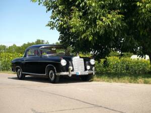 Image 22/43 of Mercedes-Benz 220 S (1957)