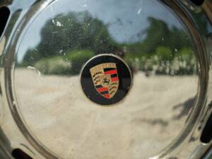 Image 22/50 of Porsche 356 C 1600 SC (1964)