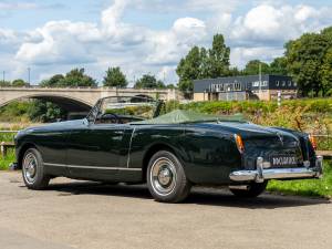 Image 4/37 of Bentley S 1 Continental DHC (1955)