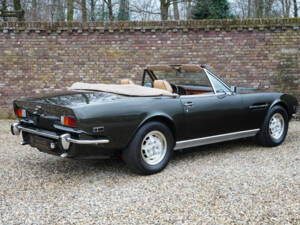 Image 2/50 of Aston Martin V8 Volante (1981)