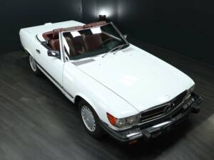 Image 23/30 of Mercedes-Benz 560 SL (1988)