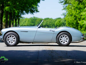 Image 3/51 of Austin-Healey 100&#x2F;6 (BN4) (1958)