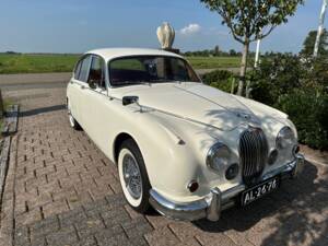 Image 33/75 of Jaguar Mk II 3.4 (1964)