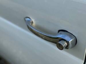 Image 49/50 of Mercedes-Benz 220 SE b (1963)