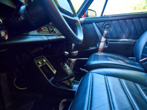 Image 21/44 of Porsche 911 SC 3.0 (1983)