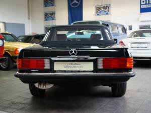 Image 10/22 de Mercedes-Benz 560 SL (1987)