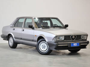 Imagen 9/40 de Alfa Romeo Alfa 6 - 2.0 (1986)