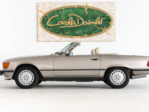 Immagine 5/47 di Mercedes-Benz 560 SL (1987)