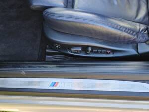 Image 23/63 of BMW M6 (2007)