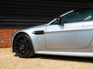 Image 29/50 of Aston Martin V12 Vantage S (2015)