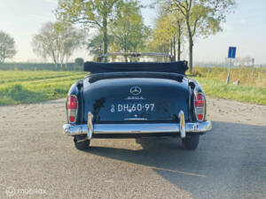 Immagine 11/49 di Mercedes-Benz 220 S Cabriolet (1958)