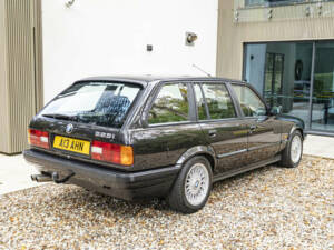 Bild 37/50 von BMW 325i Touring (1990)