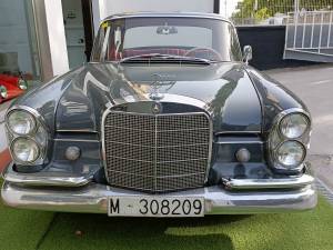 Image 7/38 of Mercedes-Benz 220 SE b (1962)