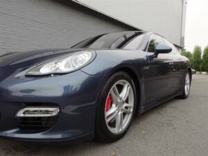 Imagen 31/99 de Porsche Panamera Turbo (2009)